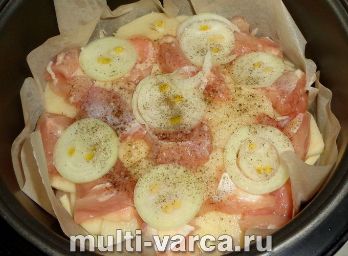 Картопляна запіканка з куркою в мультиварці