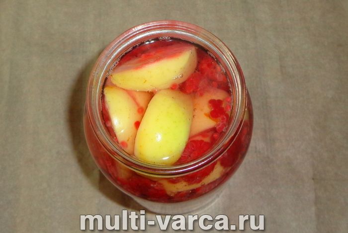 Компот із яблук і малини на зиму