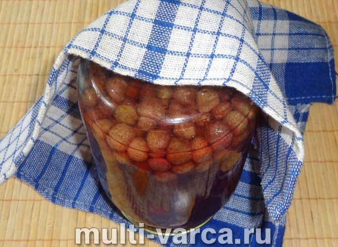 Компот із полуниці на зиму