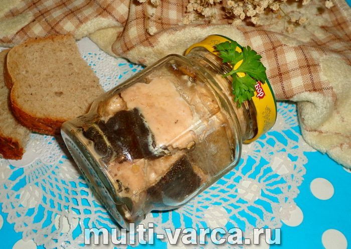 Консерви з горбуші в мультиварці