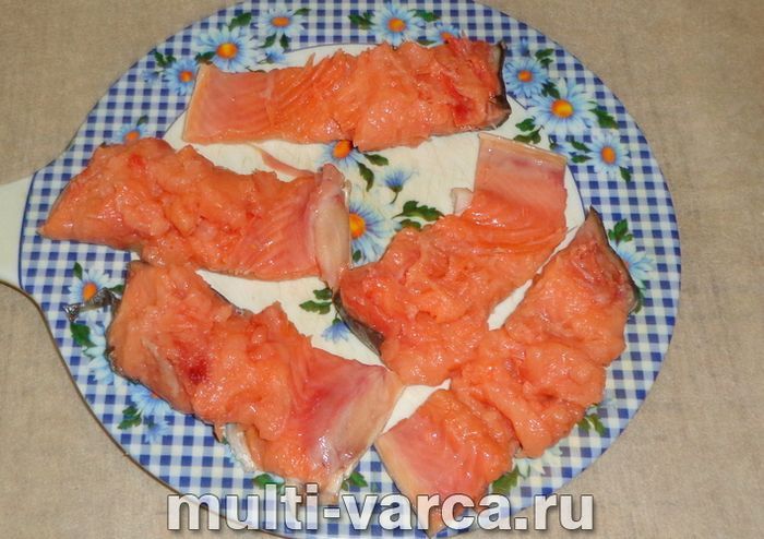 Консерви з горбуші в мультиварці