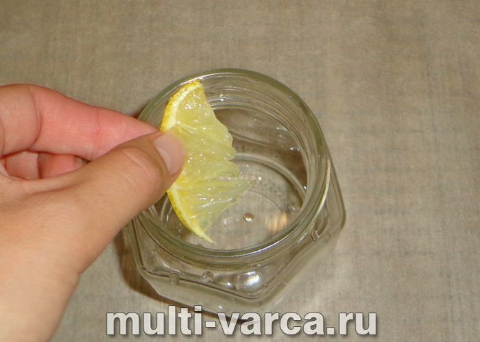 Консерви з горбуші в мультиварці