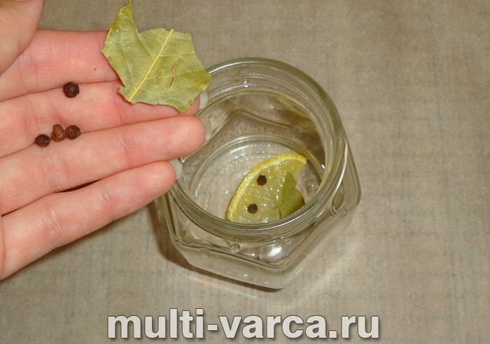 Консерви з горбуші в мультиварці