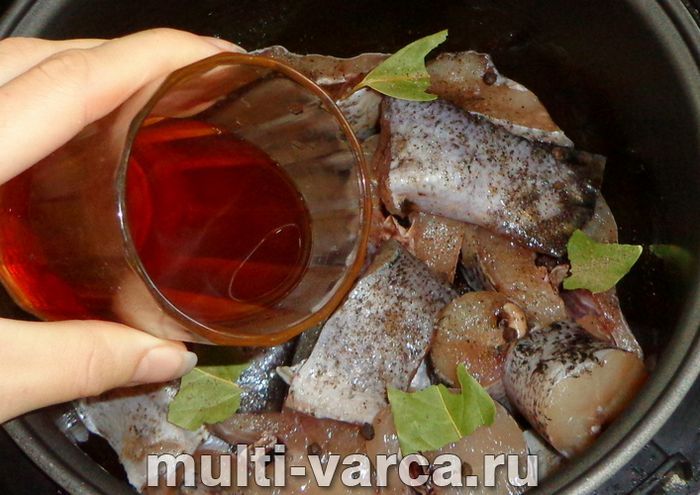 Консерви зі щуки в мультиварці