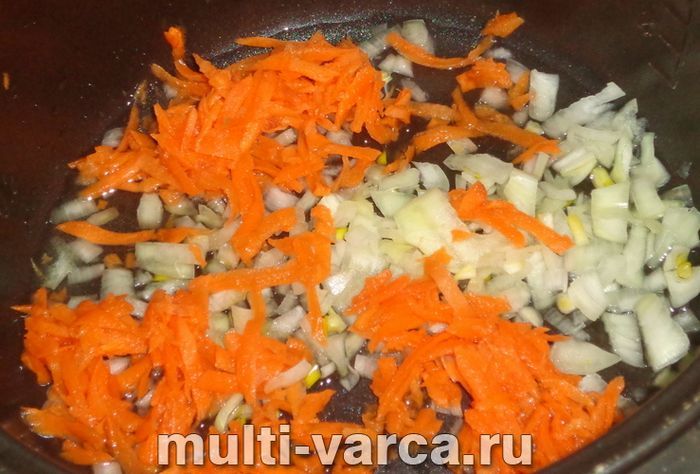 Курячий суп із яйцем