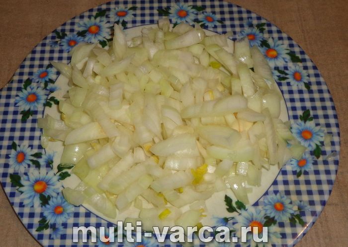 Курка з айвою в мультиварці