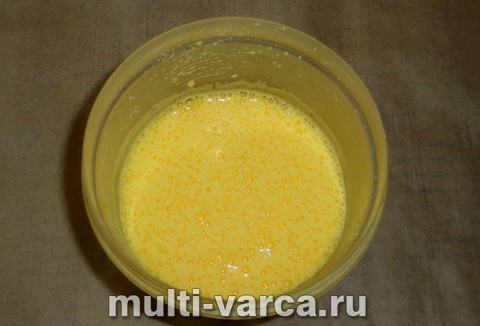 Манник із полуницею в мультиварці