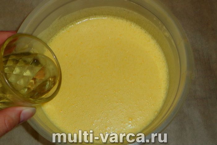 Манник із полуницею в мультиварці
