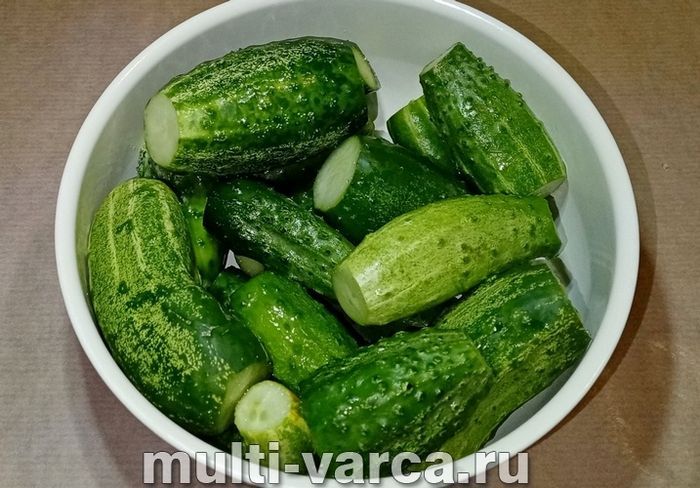 Мариновані огірки з яблуками на зиму