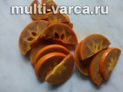 Медовий пиріг із хурмою