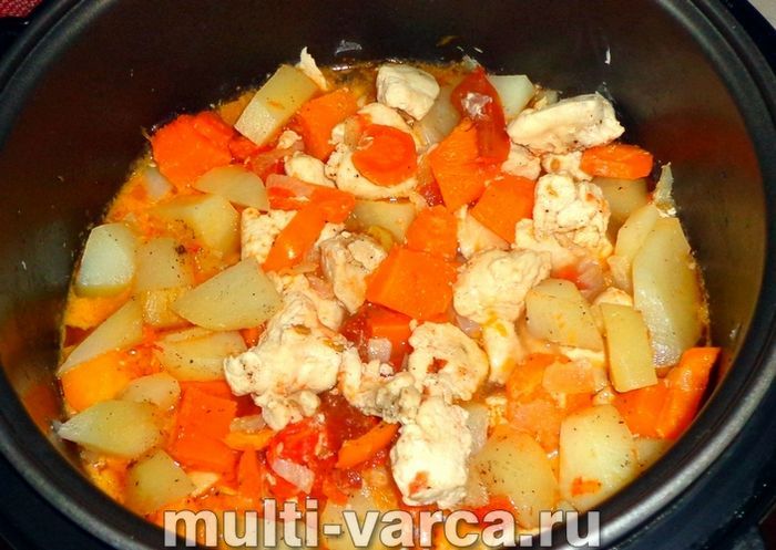 Овочеве рагу з куркою та гарбузом у мультиварці
