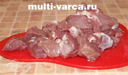Свинина з перловкою в мультиварці