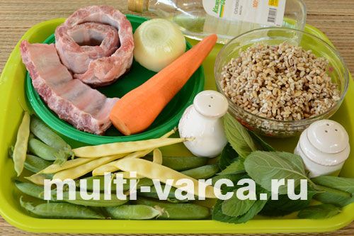 Перловий суп із зеленим горошком і стручковою квасолею