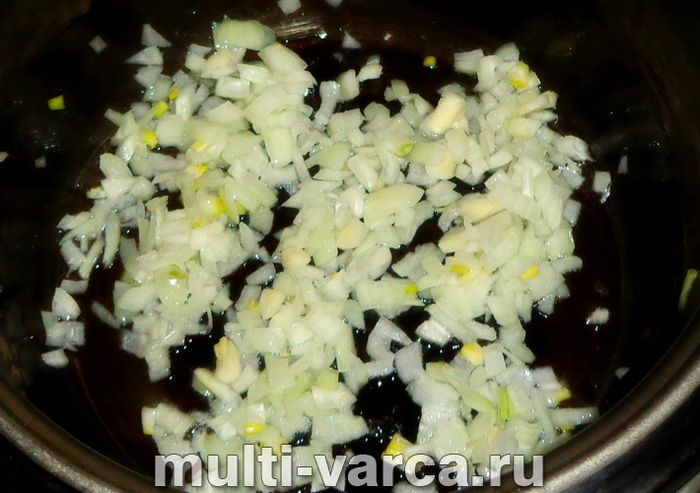 Перловка з курячим фаршем у мультиварці