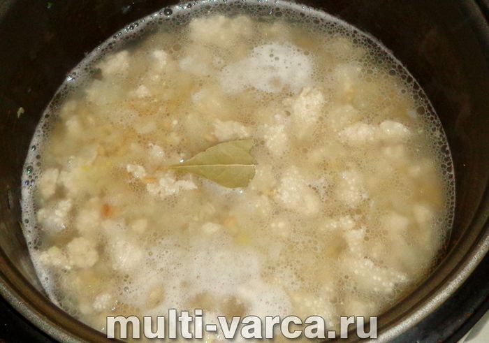 Перловка з курячим фаршем у мультиварці