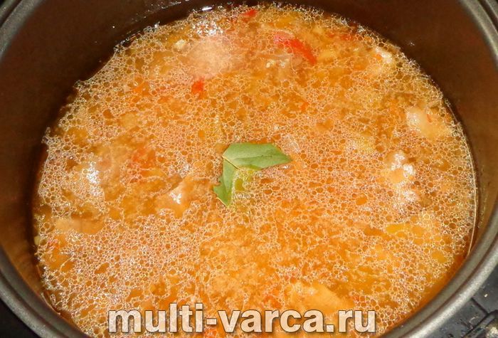 Перловка з м'ясом та овочами в мультиварці