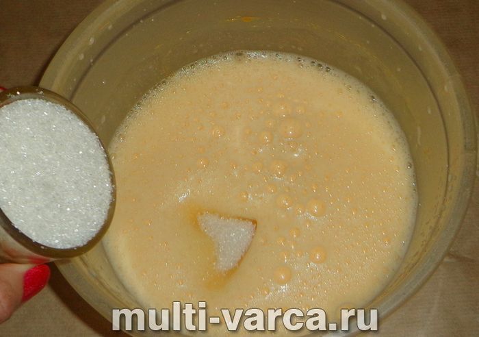 Пиріг із гарбузом і яблуками в мультиварці