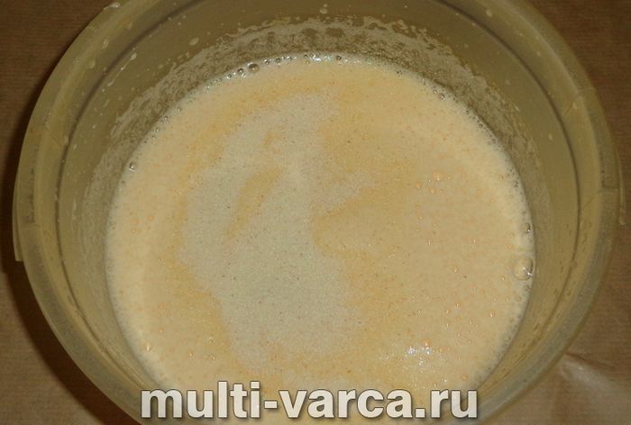 Пиріг із гарбузом і яблуками в мультиварці