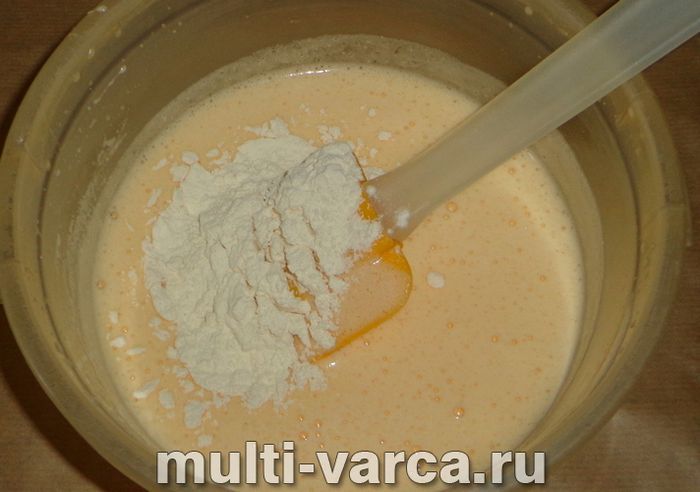 Пиріг із гарбузом і яблуками в мультиварці