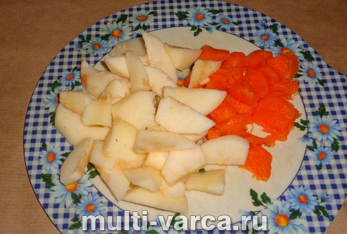 Пиріг із гарбузом і яблуками в мультиварці