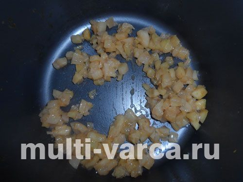 Пиріг із яблуками, малиною та заварним кремом