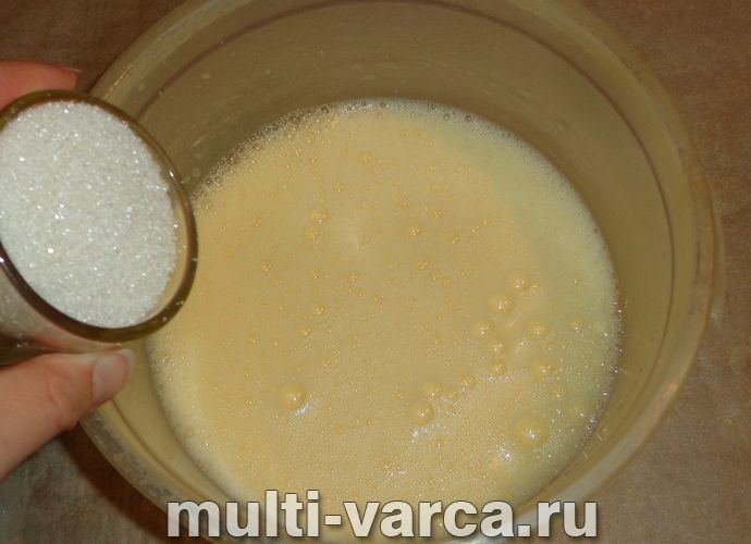 Пиріг із ківі в мультиварці