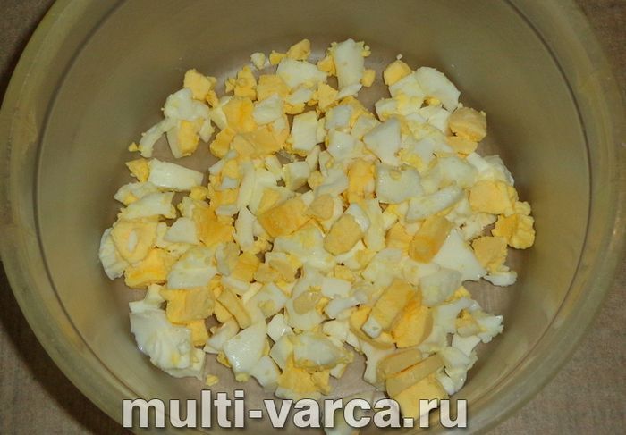 Салат із куркою та шинкою