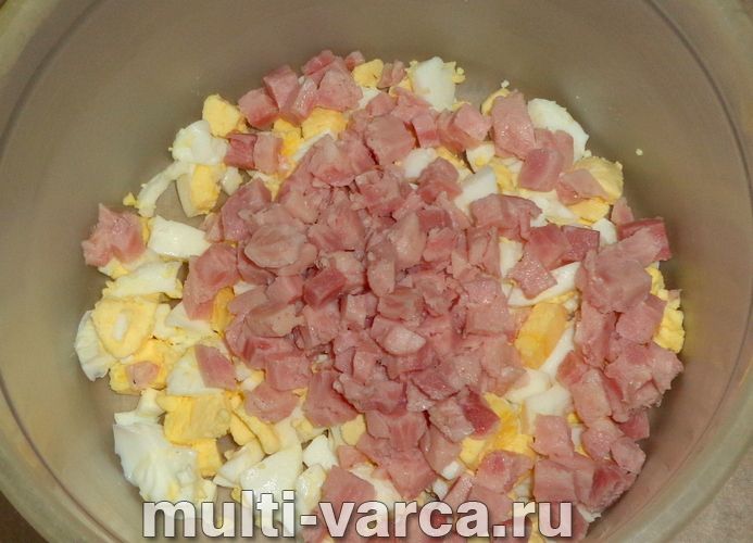 Салат із куркою та шинкою