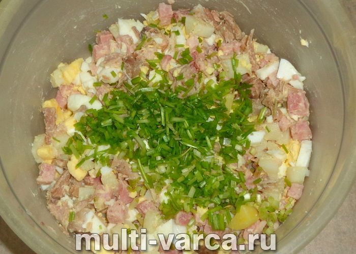 Салат із куркою та шинкою