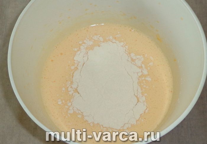 Шарлотка з аґрусом у мультиварці