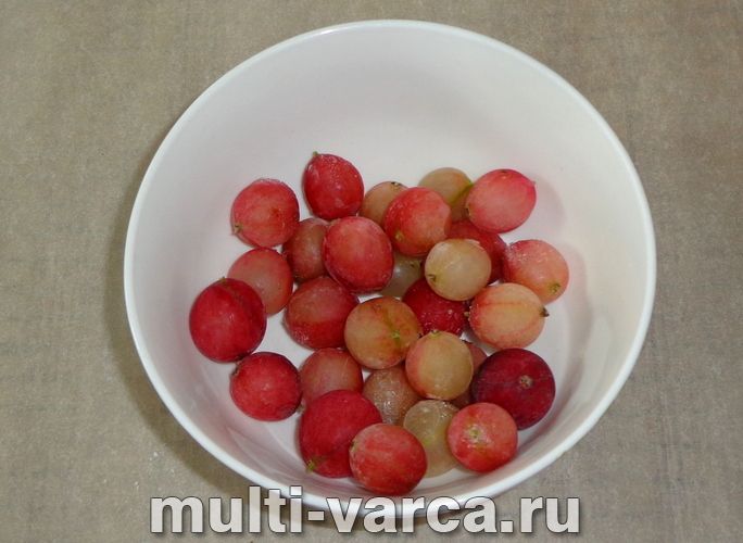 Шарлотка з аґрусом у мультиварці