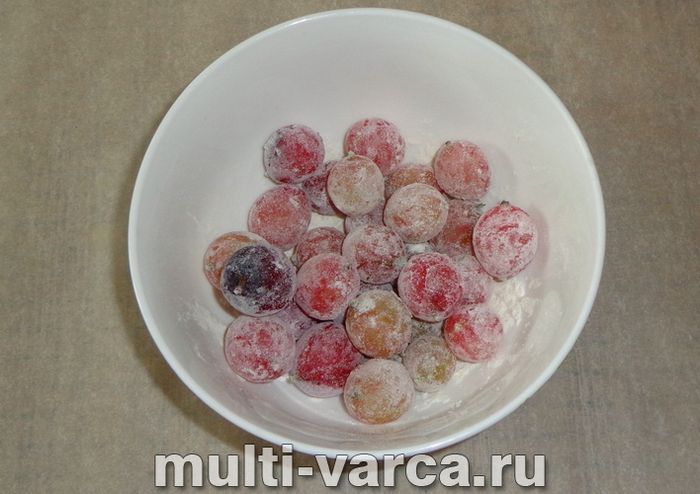 Шарлотка з аґрусом у мультиварці