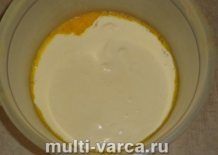 Сметанний пиріг у мультиварці