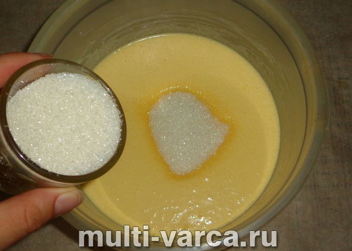 Сметанний пиріг у мультиварці