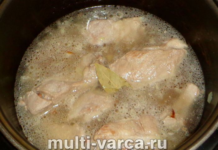 Сочевиця з реберцями в мультиварці