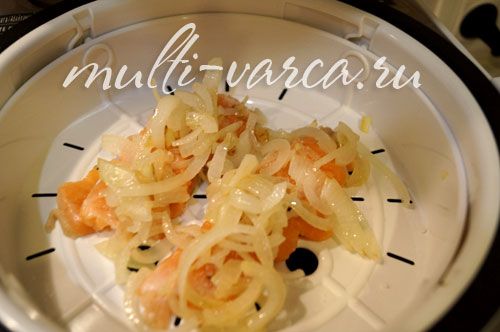 Сьомга під сиром на пару
