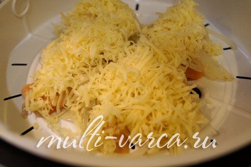 Сьомга під сиром на пару