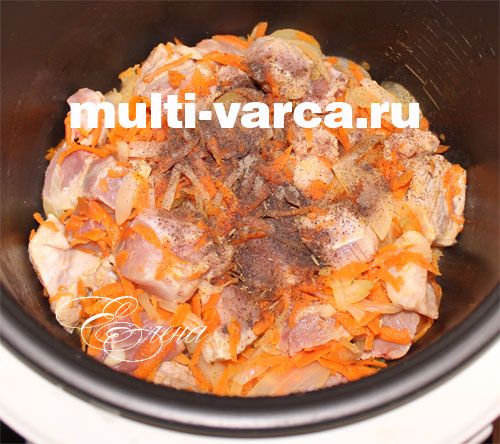 Свинина з перловкою в мультиварці