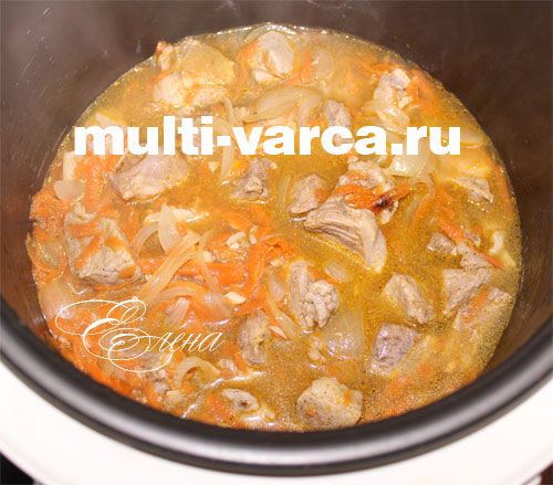 Свинина з перловкою в мультиварці
