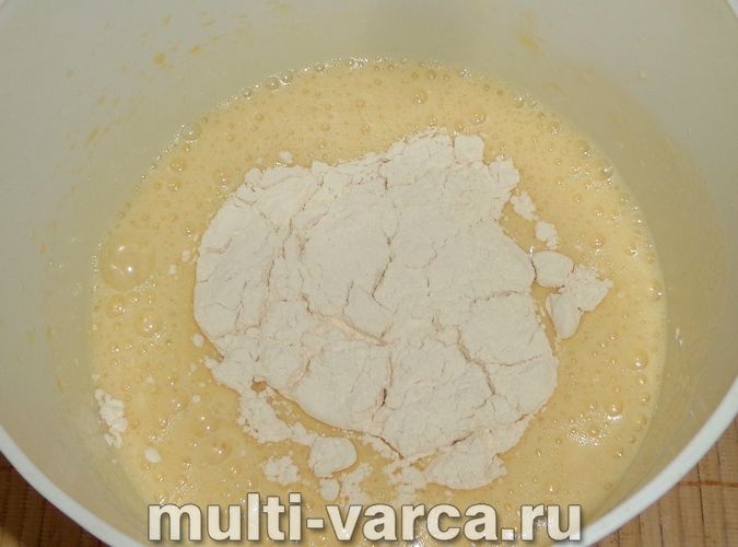 Торт на кефірі в мультиварці