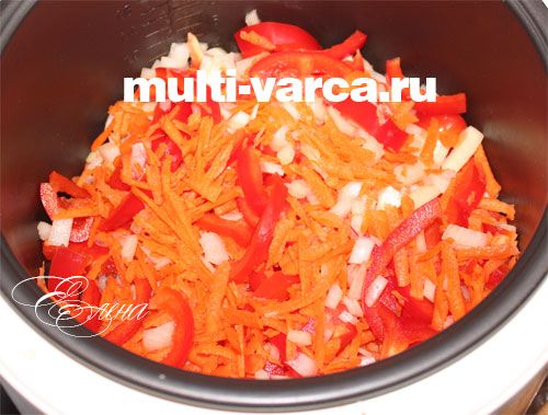 Тушкована квасоля з куркою в мультиварці