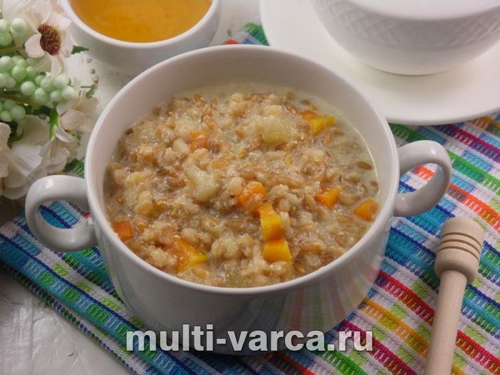 Вершкова каша з полби з яблуками та гарбузом