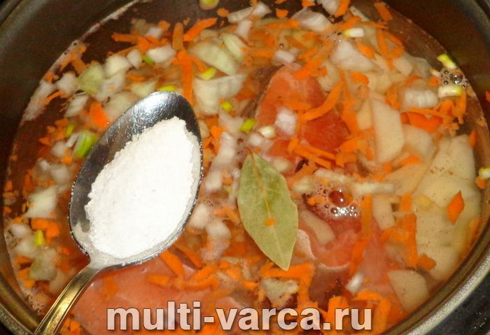 Вуха з форелі в мультиварці