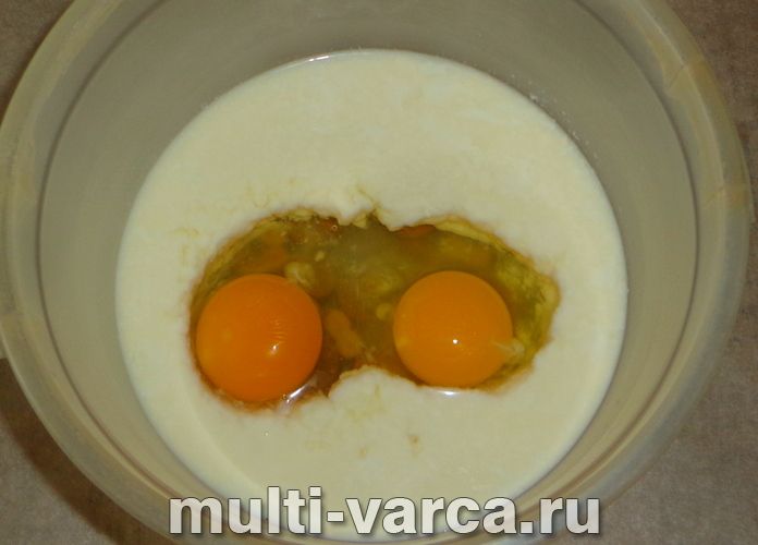 Заливний пиріг із фаршем у мультиварці