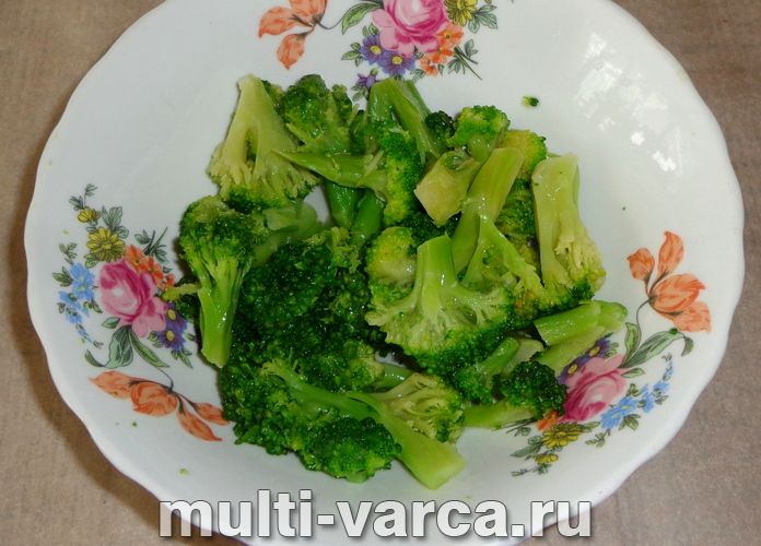 Броколі з картоплею в мультиварці