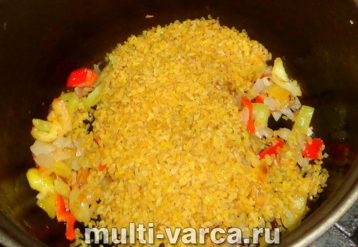 Булгур із перцем у мультиварці