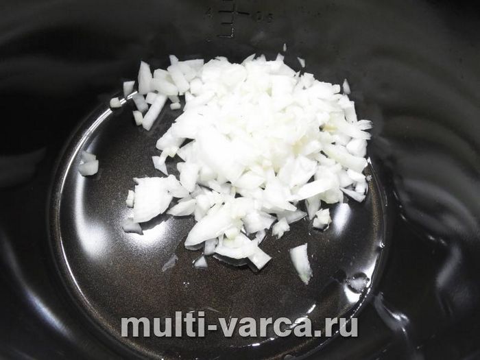Фаршировані баклажани в томатному соусі