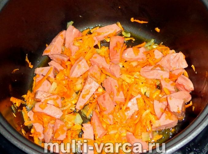 Гречка з ковбасою в мультиварці