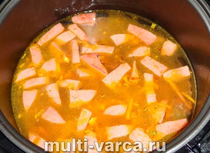 Гречка з ковбасою в мультиварці