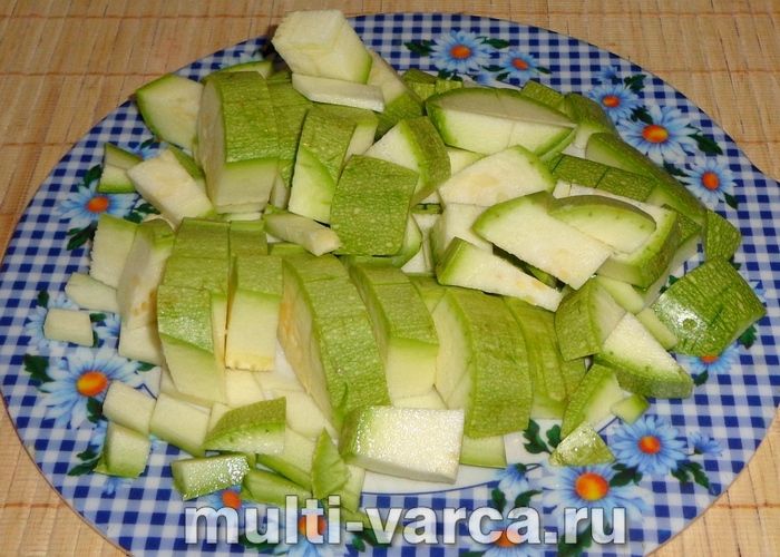 Грудка з кабачками в мультиварці